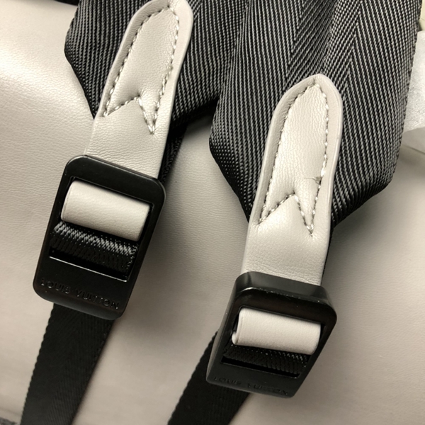 ルイヴィトンバッグ角部分ディテール